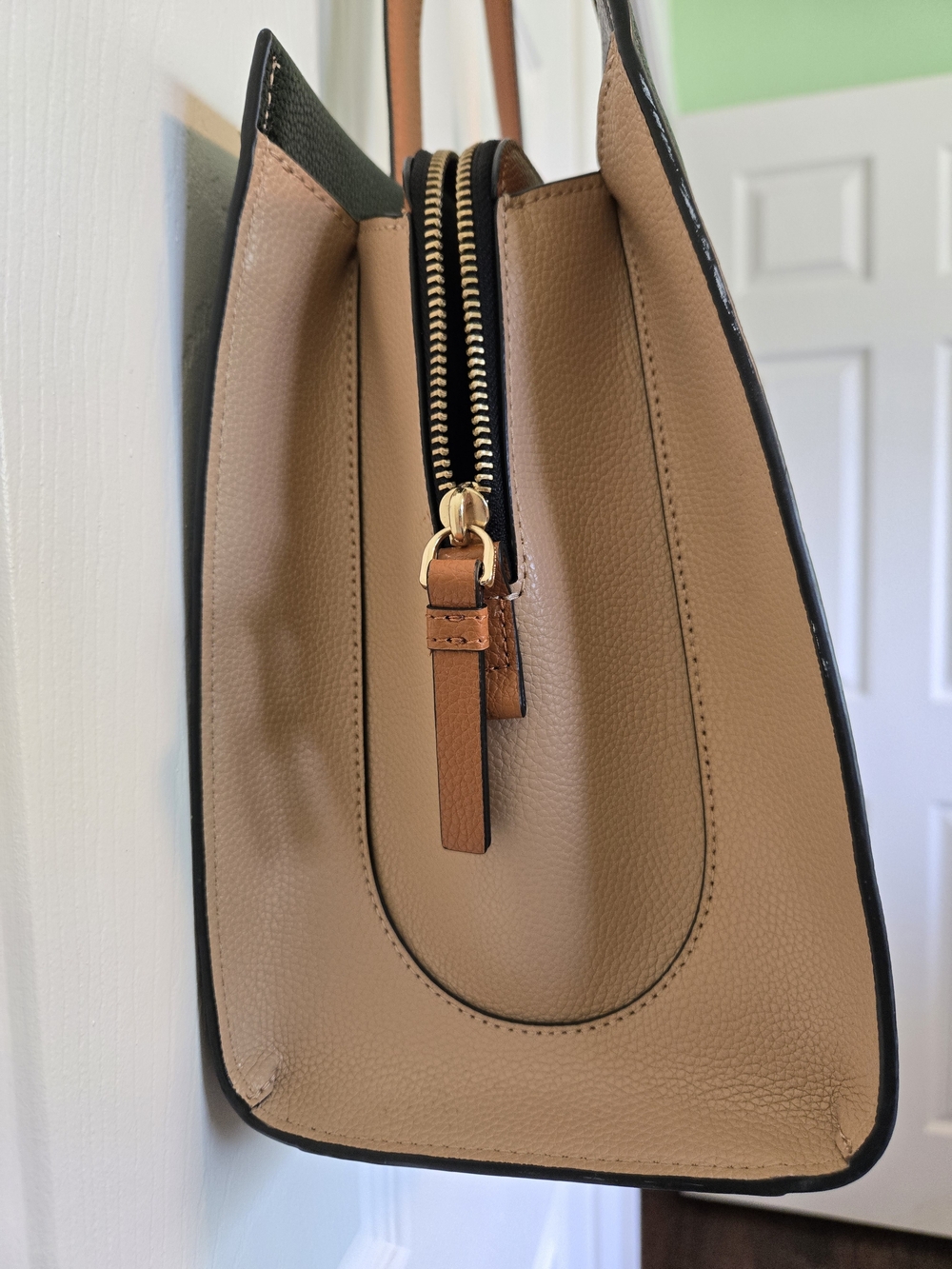 Marc Jacobs Black, Cream & Tan Leather Tote - Picture 7 of 11